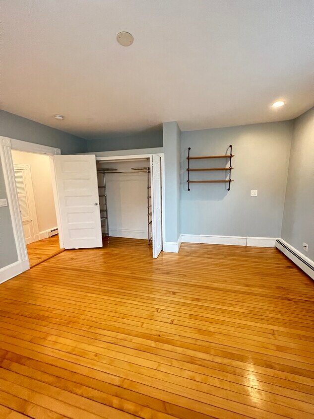 Foto principal - 203 Winthrop Shore Dr