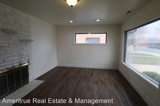 Building Photo - 4 br, 3 bath House - 140 S 200 E