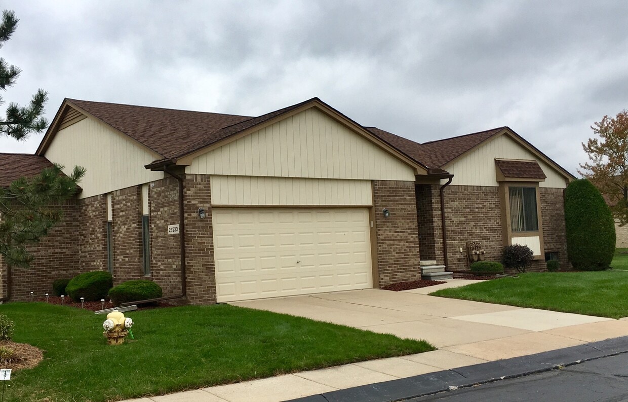 Primary Photo - 26233 Annagrove Ln
