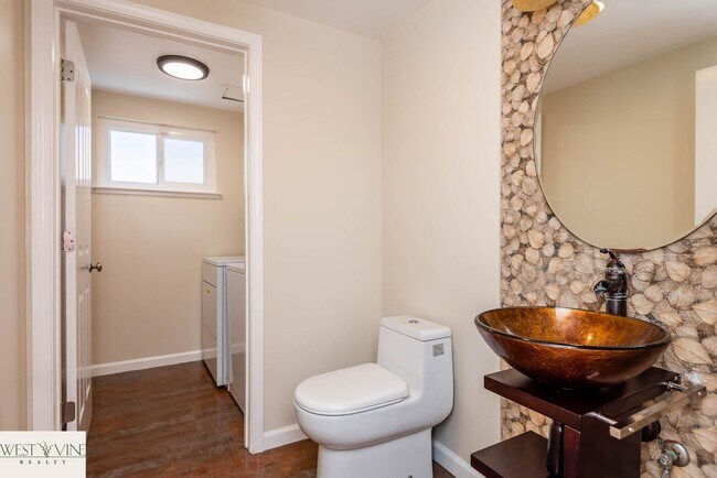 Foto del edificio - Lovely 4 Bedroom, 2.5 Bath Multi-Level Berryessa Home