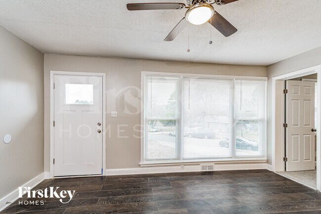 Building Photo - 1104 Raynor St