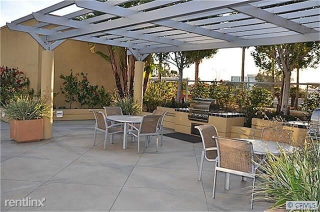 Foto del edificio - 411 W Seaside Way