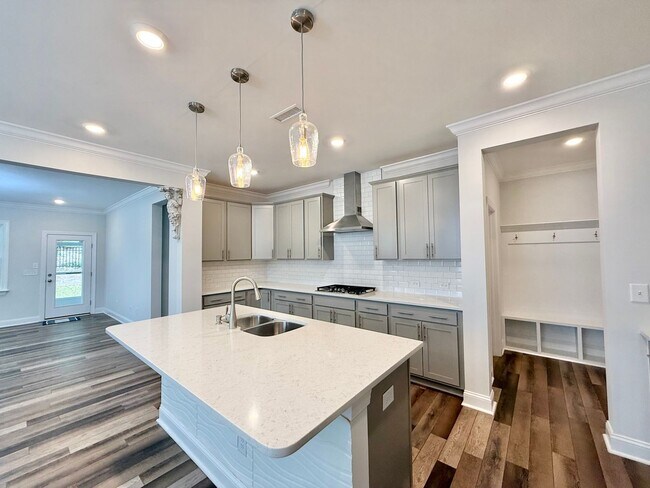 Foto del edificio - Remodeled 4BD, 3BA Wake Forest Home with L...