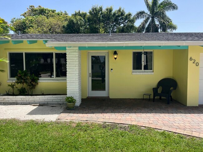 Foto del edificio - 620 NE 9th Ave