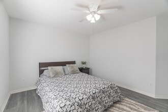 Building Photo - 2006 Creek Run Dr