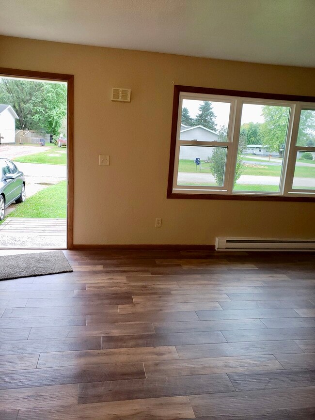 Building Photo - 218 Wapiti Ln