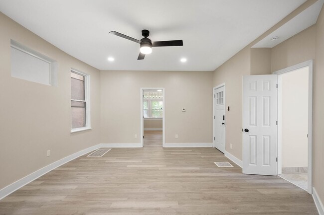 Building Photo - 313 Kambach St