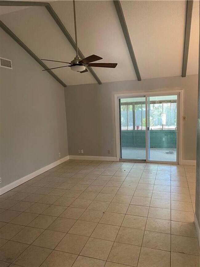 Building Photo - 813 Huntingdon Place