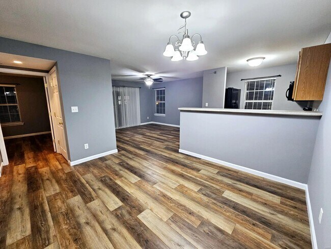 Foto del edificio - 11201 Spring Creek Ln
