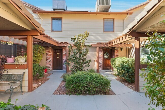 Foto del edificio - 3283 Dawnflower St