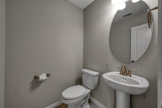 Building Photo - 122 S Bearkat Ct