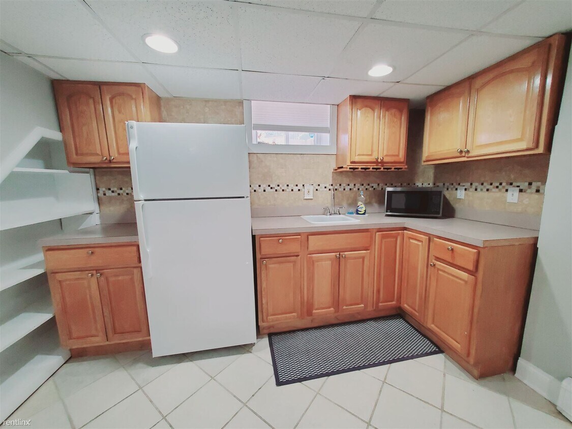 29 Central St Unit 1, Stamford, CT 06906 Condo for Rent in Stamford