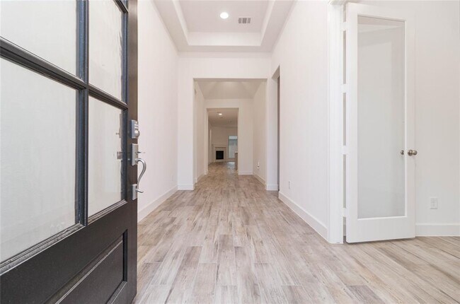 Building Photo - 27126 Spearbract Hollow Trl