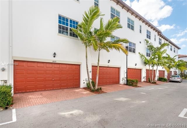 Building Photo - 2825 SW 119 way  1903