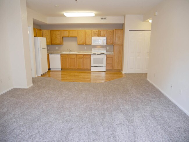 Building Photo - 16848 E Gunnison Dr