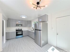 Building Photo - 84-290-290 Makaha Valley Rd