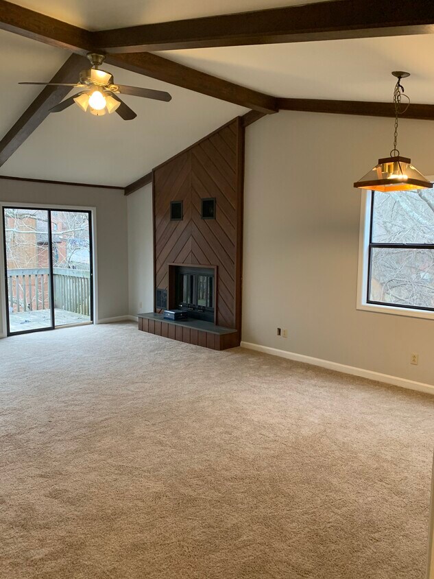Primary Photo - 1304 Aspen Way