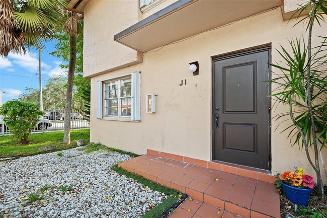 Building Photo - 130 SW 108th Ave