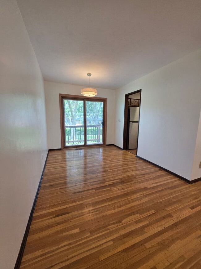 Building Photo - Spacious Three Bedroom in Millard!