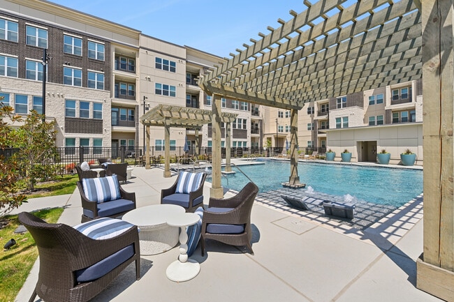 Pool - Novum Plano