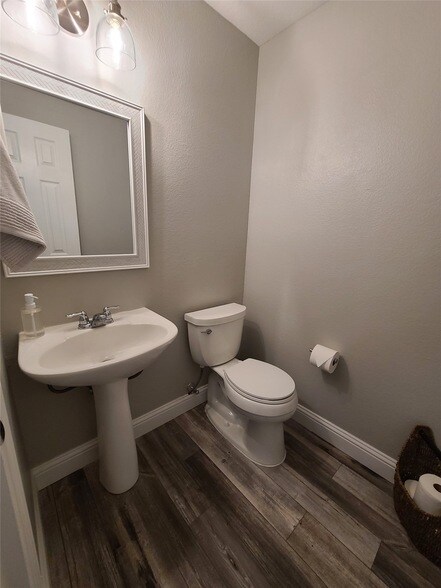 Foto del edificio - 4509 Willow Rock Ln
