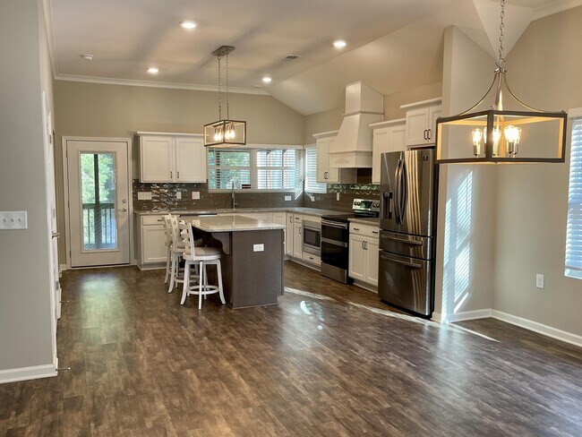Building Photo - 913 Shelby Farms Cir