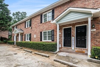 Building Photo - 2884 Spruce Cir