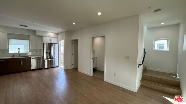 Foto del edificio - 5226 Satsuma Ave