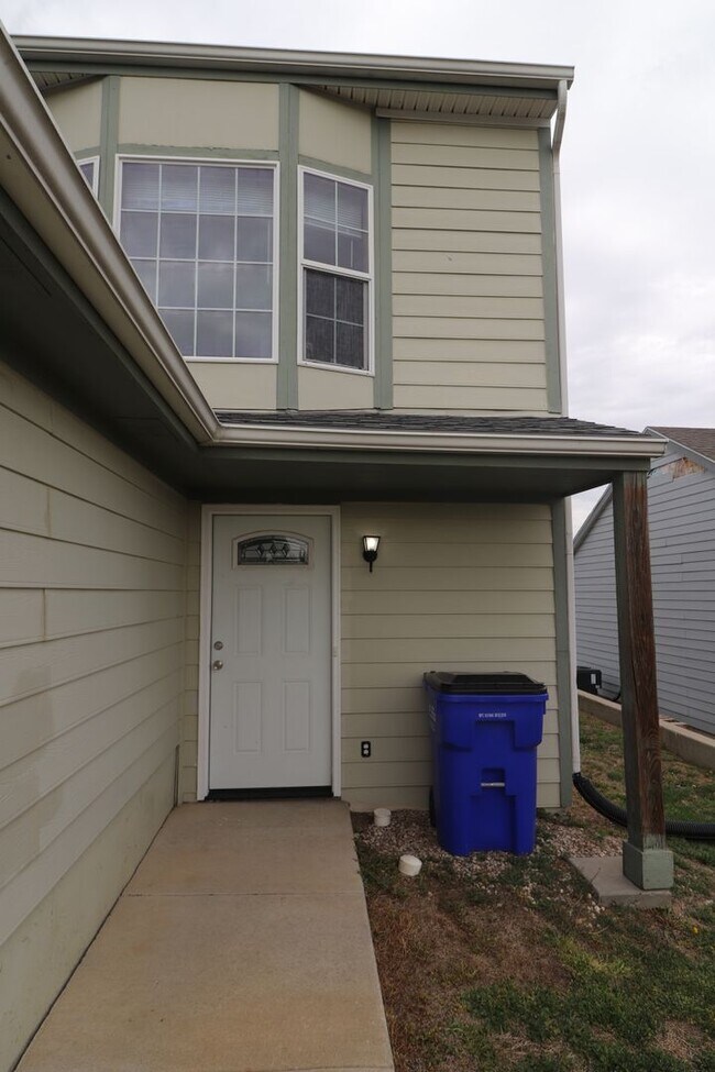 Foto del edificio - Spacious Town home for rent!