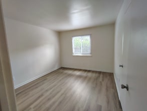 Building Photo - 600 Reusens Rd