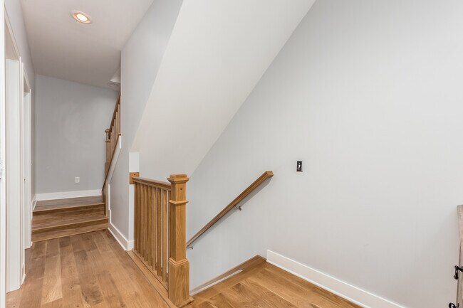 Foto del edificio - 1041 Harrison Park Pl