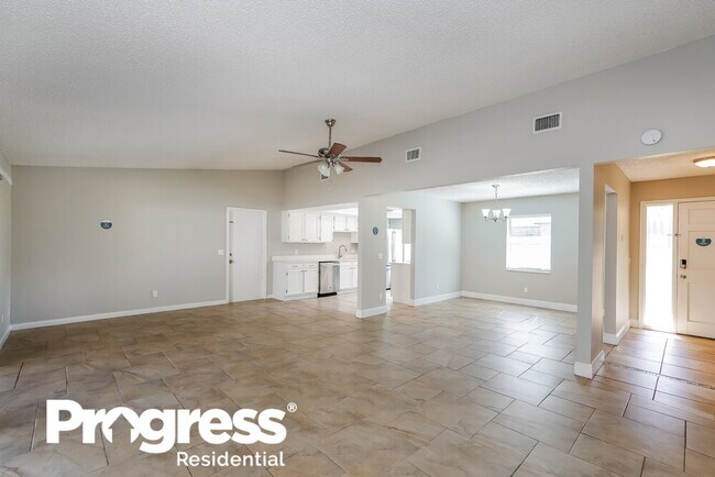 Building Photo - 607 Rollingwood Ln
