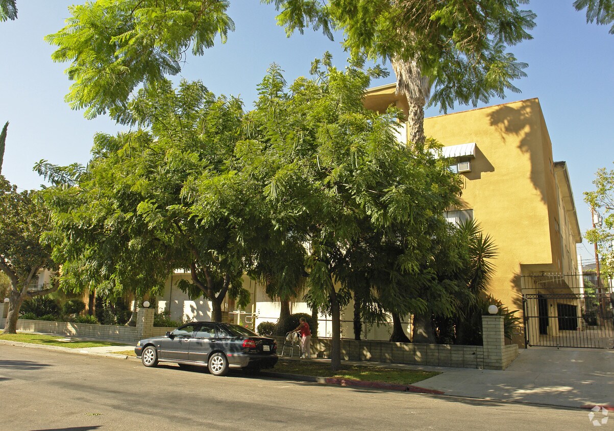 Building Photo - Century Manor Apartments