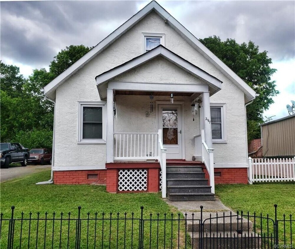 Foto principal - 3 bedroom Cape - Hopewell, VA