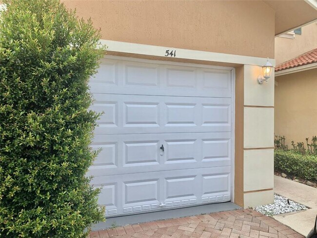 Foto del edificio - 541 St Tropez Ln