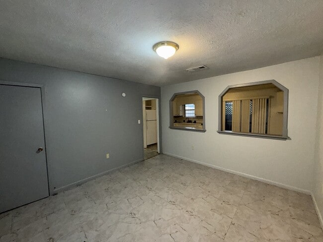 Foto del edificio - 5680 Queen Mary Ln