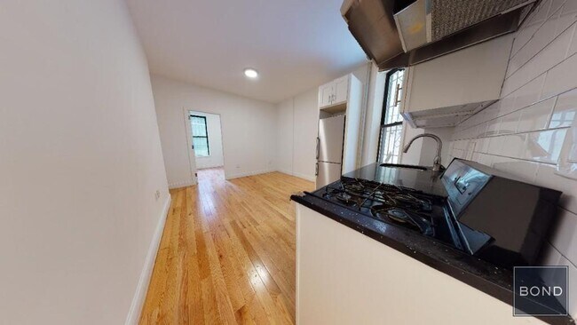 Foto del edificio - 226 E 36th St