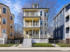 Building Photo - 9 Nightingale St