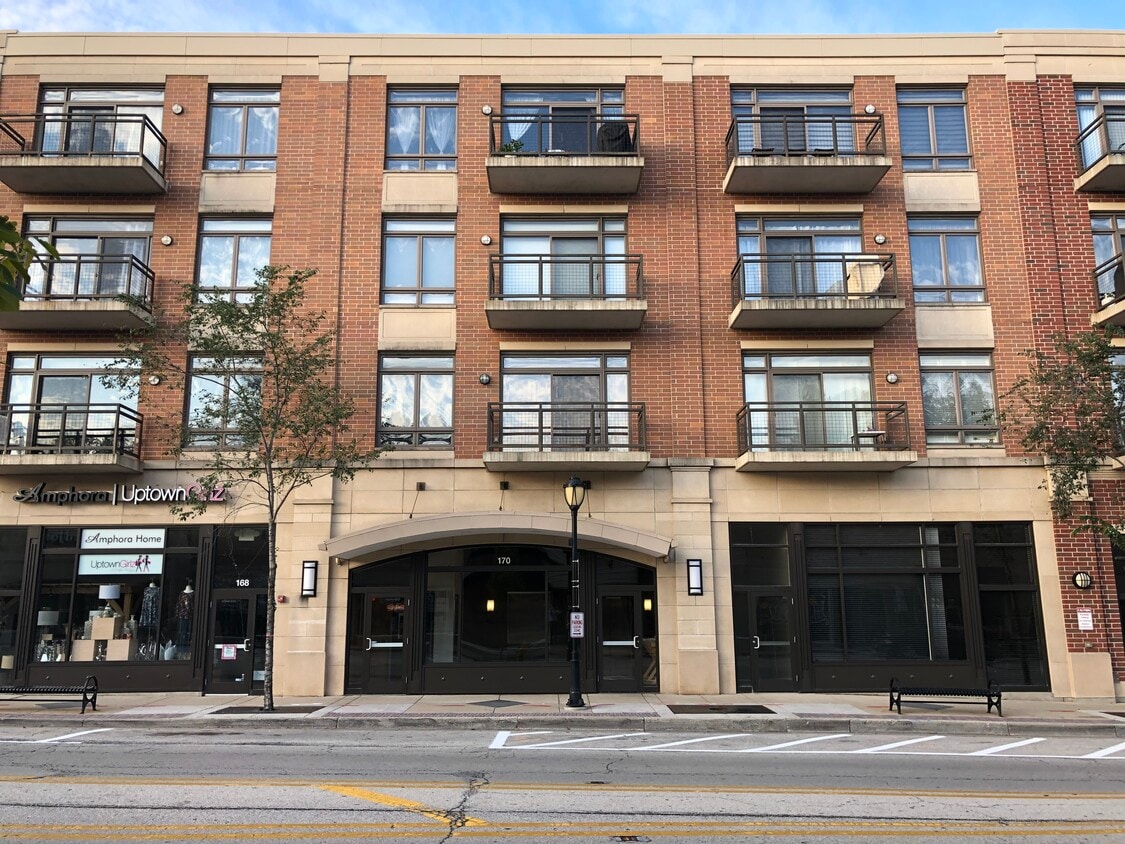 Primary Photo - 170 N Northwest Hwy