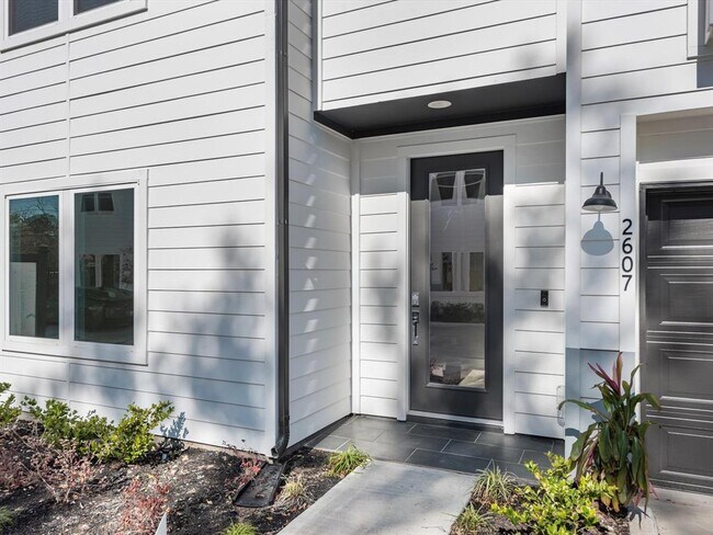 Foto del edificio - 2607 Huntington Creek Ln