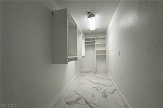 Building Photo - 3809 Cranbrook Hill St