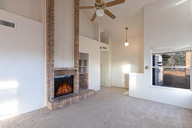 Building Photo - 801 Derrickson Dr