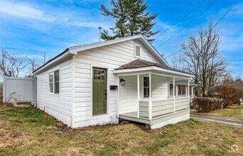 Building Photo - 323 N Highland Ave
