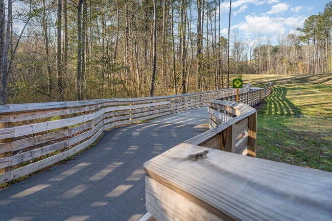 Foto del edificio - Absolutely Beautiful Townhome in Lovely Wake Forest Community