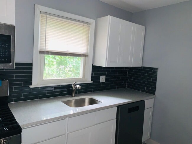 Building Photo - 62 Revere St