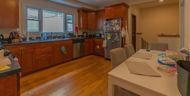 Building Photo - 364 Highland Ave
