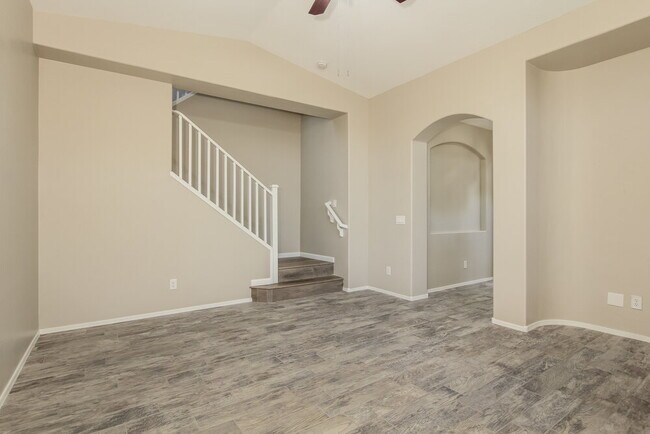 Building Photo - 2432 W Dusty Wren Dr