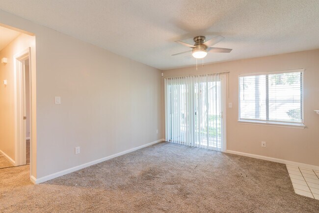 Building Photo - 2539 Stockbridge Dr