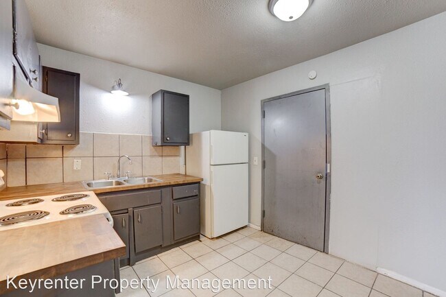 Foto del edificio - 2 br, 1 bath House - 1072B N Irvington Ave