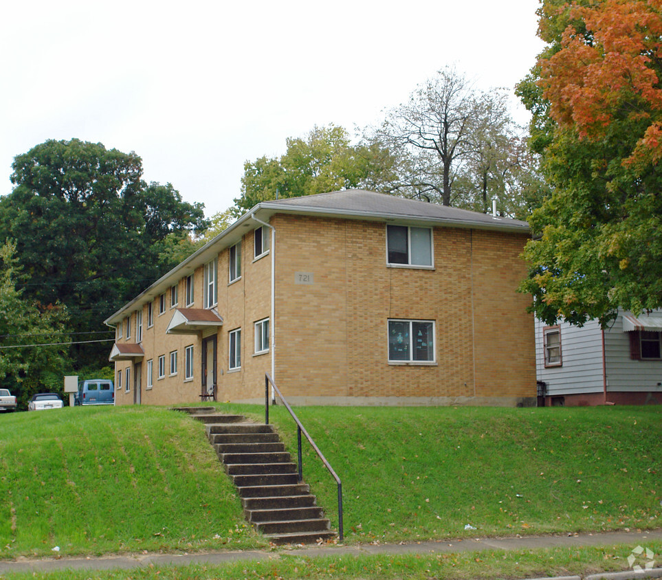 Building Photo - 721 N Gettysburg Ave